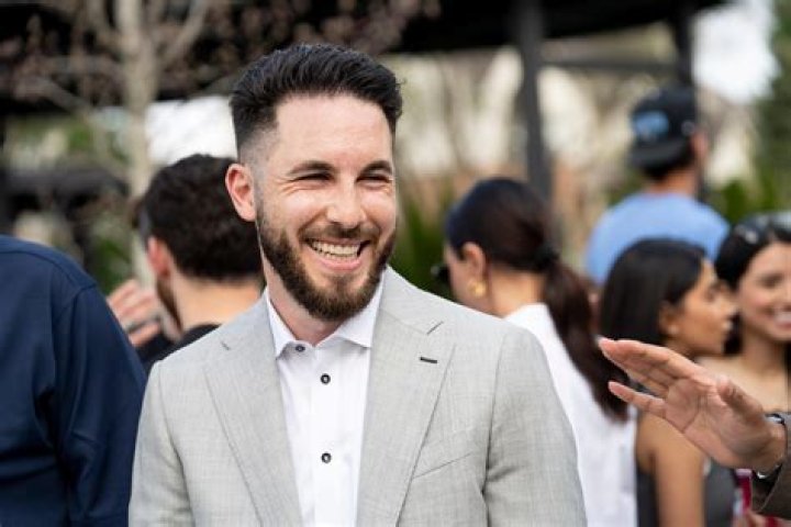 
Abdullah Hammoud Height, Weight, Net Worth, Age, Birthday, Wikipedia, Who, Nationality, Biography 
