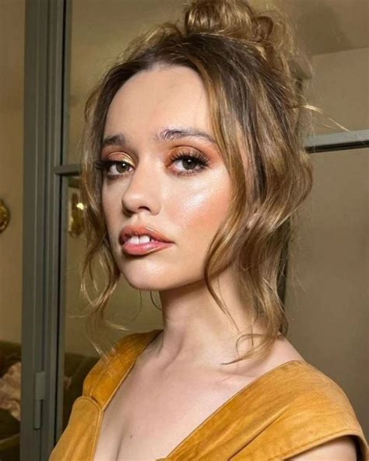 Aimee Lou Wood Height, Age, Boyfriend, Biography, Wiki, Net Worth