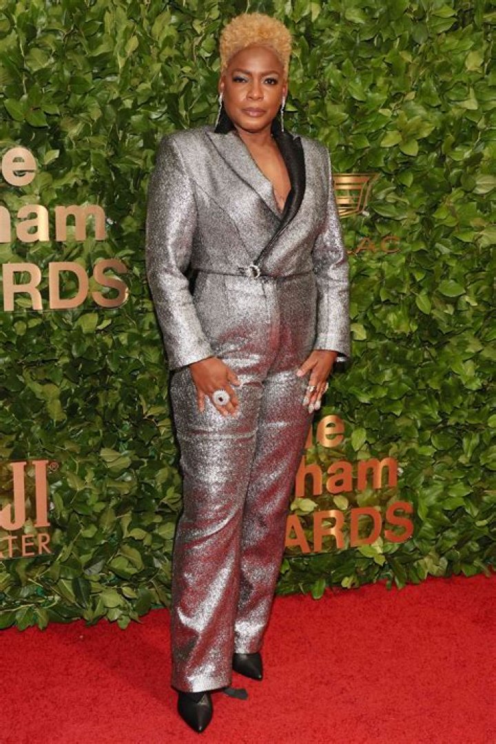 Aunjanue Ellis Weight Gain: Is She Pregnant In 2022? Confusion Explained