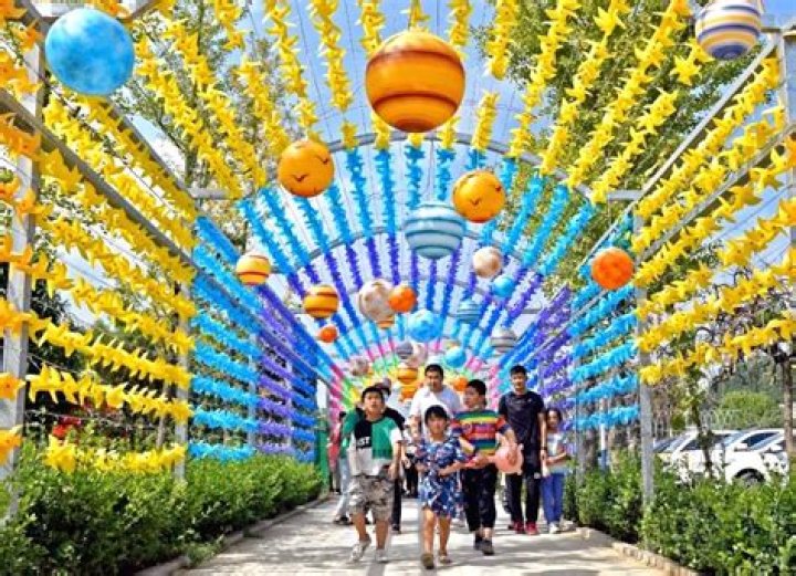 
Beijing parks receive 3.18 mn visitors during festival holiday 