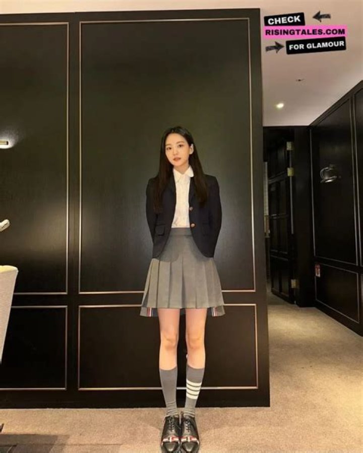 
Cho Yi-hyun Height, Weight, Net Worth, Age, Birthday, Wikipedia, Who, Nationality, Biography 