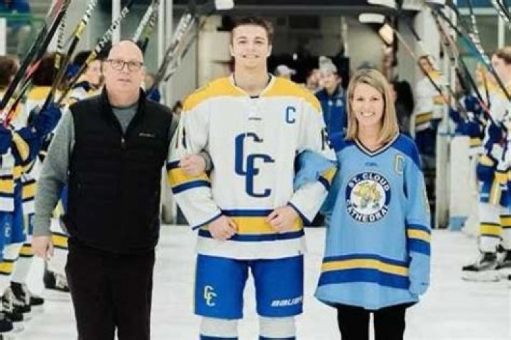 
Coach Bob Motzko Wife Shelley Motzko and Inside Family Life 