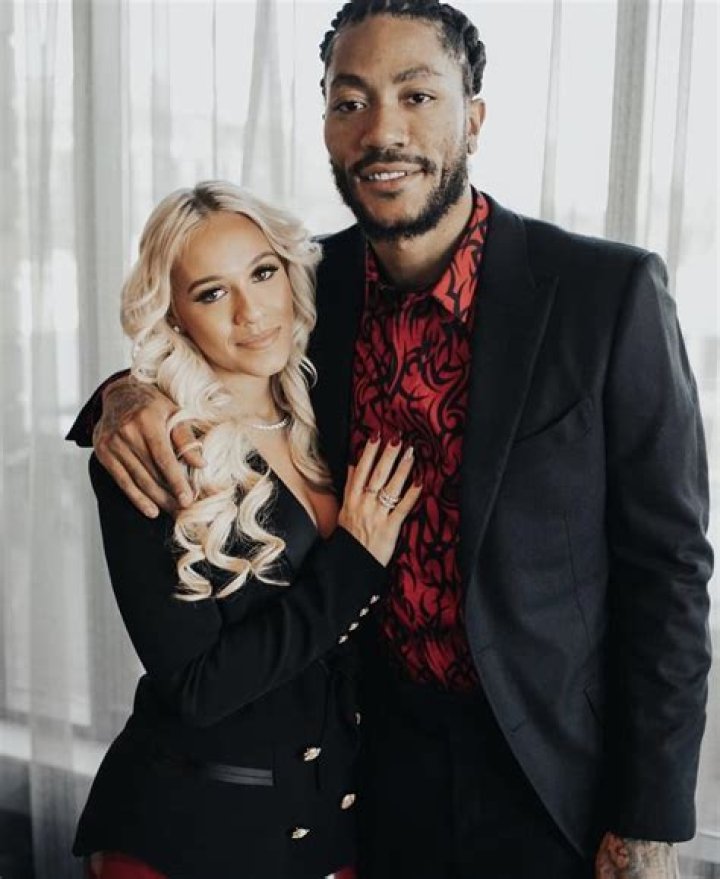 
Derrick Rose Wife: Alaina Anderson. Son: Derrick Rose Jr. 