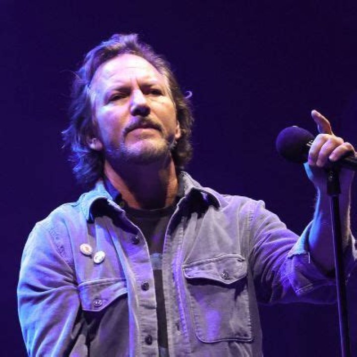 
Eddie Vedder’s Throat Injury Led Pearl Jam To Cancel Their Vienna Show 
