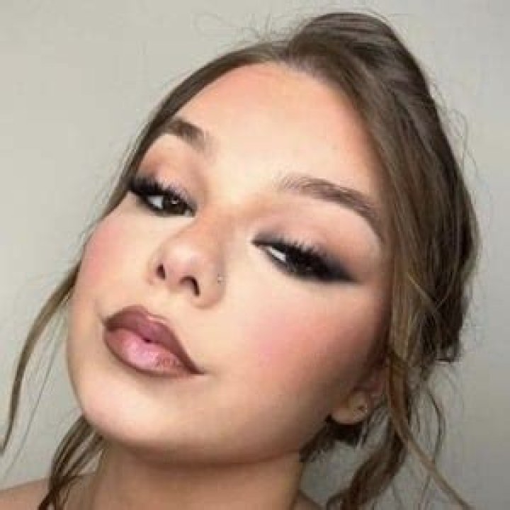 Emily Mazza (TikTok Star) Height, Weight, Net Worth, Age, Birthday, Wikipedia, Who, Nationality, Biography