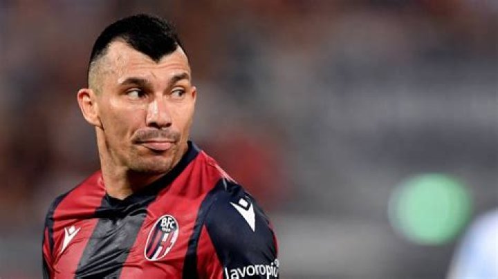 
Gary Medel Height, Weight, Net Worth, Age, Birthday, Wikipedia, Who, Nationality, Biography 