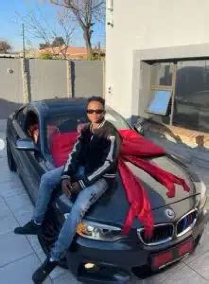 
Ghost Hlubi Height, Weight, Net Worth, Age, Birthday, Wikipedia, Who, Nationality, Biography 