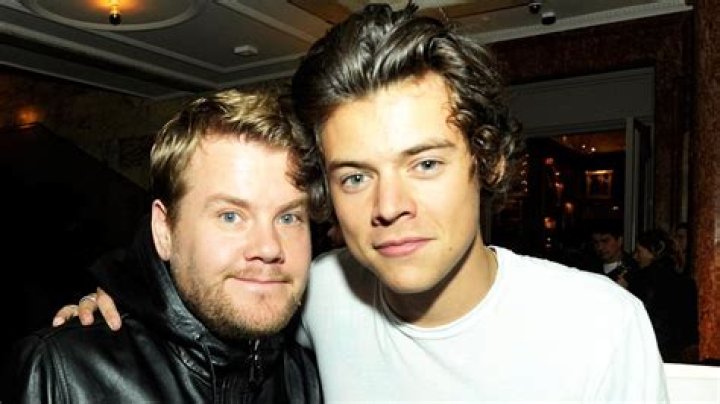 
Harry Styles Leads ‘Happy Birthday’ Singalong for James Corden at Sold-Out Concert 