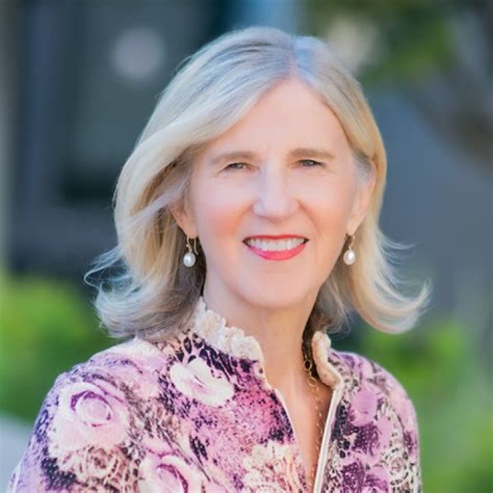 
Holly Ingraham Age, Birthday, Wikipedia, Who, Nationality, Biography 