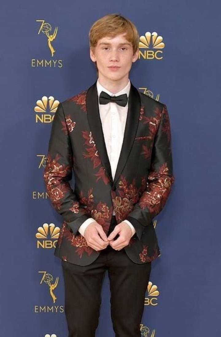 
How Tall Is Matt Lintz Height? Body Measurements Of Actor 