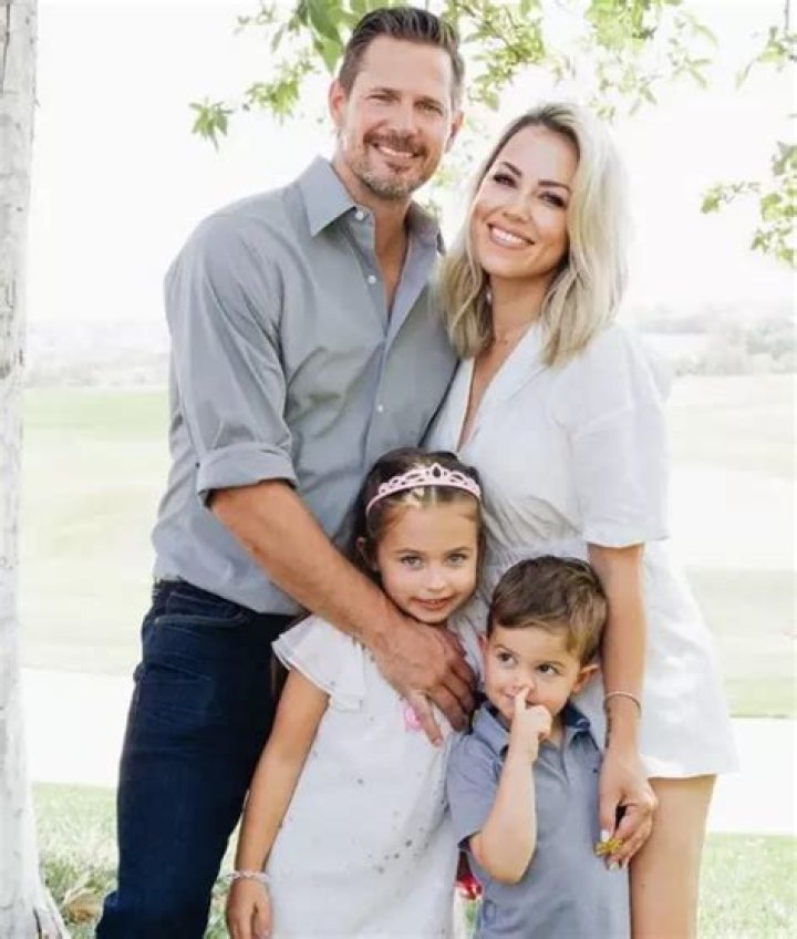 Is Jessica Hall Married? Her Bio, Age, Husband, Kids and Net worth