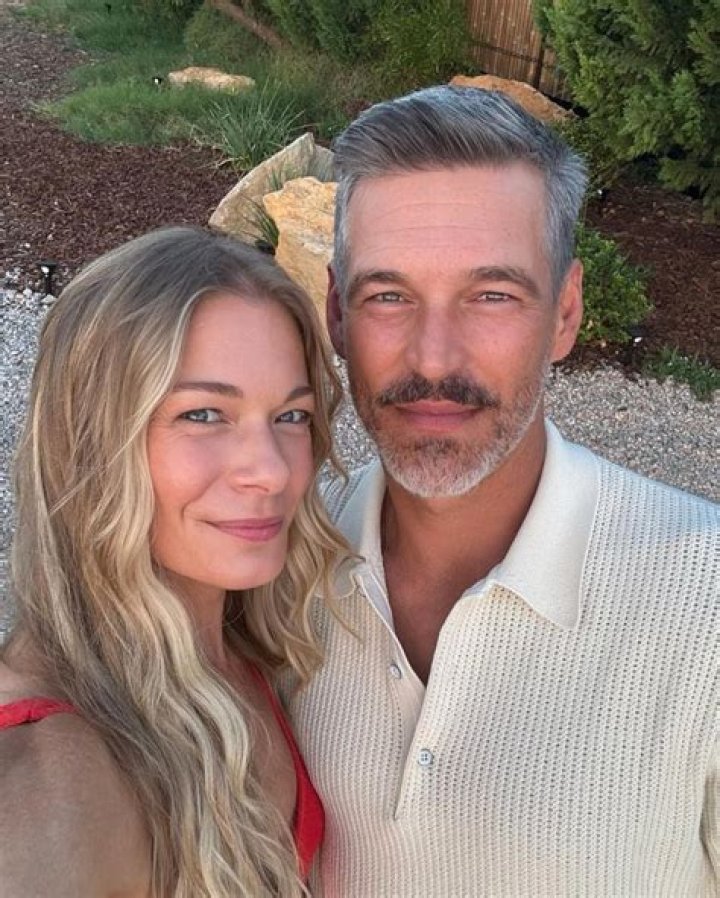Is LeAnn Rimes Still Married To Eddie Cibrian? Children And Friend Roger – How Old Is Her Husband?