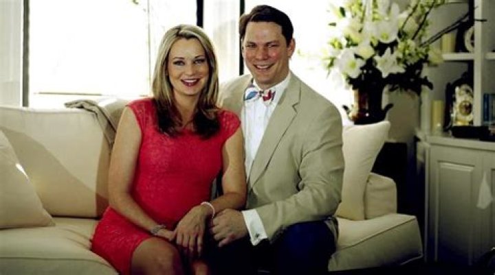 Is Sandra Smith Married or Dating? Her Wiki, Age, Husband, Kids and Net worth