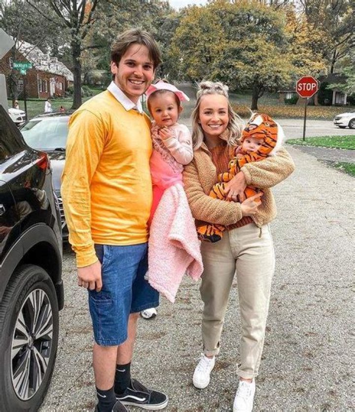 
Is Tiktoker Brooke Lehman Pregnant With A Baby? Boyfriend Name, Is She Married? 