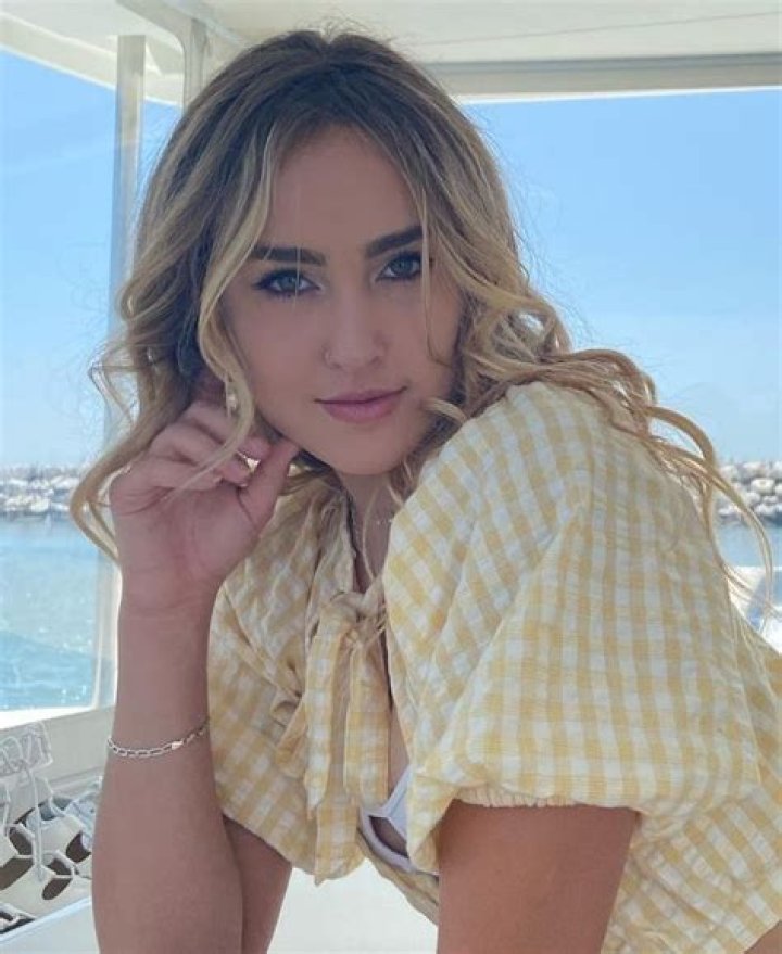 
Jade Kolker Height, Weight, Net Worth, Age, Birthday, Wikipedia, Who, Nationality, Biography 