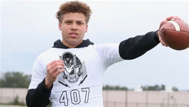 
Jermaine Burton Parents, Single Mom Sheri Burton, Family Facts 