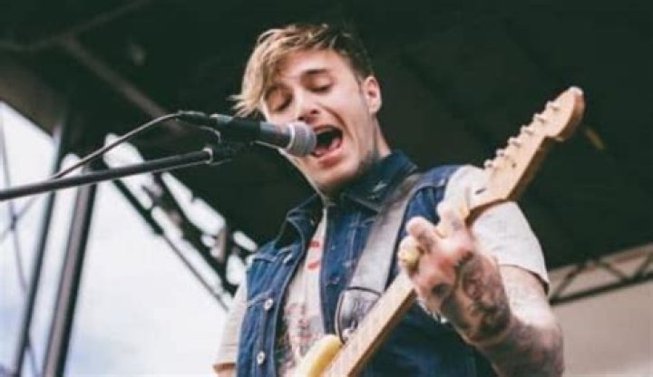 
Johnny Stevens Height, Weight, Net Worth, Age, Birthday, Wikipedia, Who, Nationality, Biography 