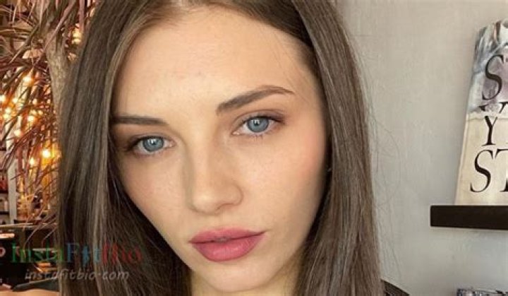 
Jourdan Miller Height, Weight, Net Worth, Age, Birthday, Wikipedia, Who, Nationality, Biography 