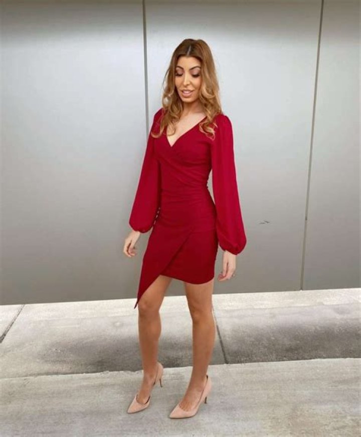 
Kayla Rae Vesce Height, Weight, Net Worth, Age, Birthday, Wikipedia, Who, Nationality, Biography 