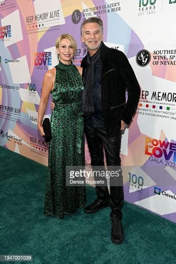 Kenny Loggins’ Girlfriend Lisa Hawkins Age And Birthday – How Old?