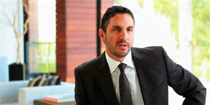 
Mauricio Umansky’s biography, net worth. Did he cheat wife? 