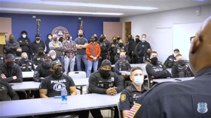 
Memphis Protesters Disband Police Unit Following Fatal Beating 
