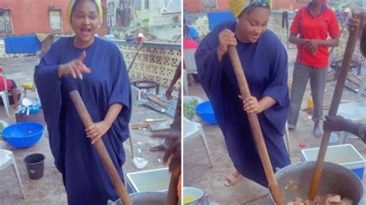 
Mercy Aigbe joins older housewives to cook in her husband’s home (video) 