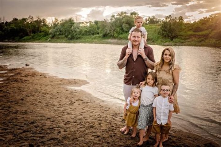 Nicolas Deslauriers Wife Joanie Deslauriers And Their Four Kids