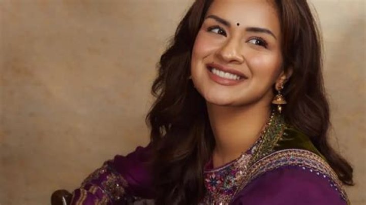 
Niharika Kaur Height, Weight, Net Worth, Age, Wiki, Who, Instagram, Biography 