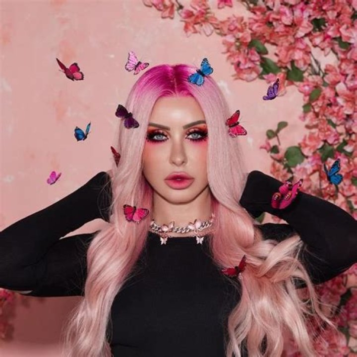 Norvina Height, Weight, Net Worth, Age, Birthday, Wikipedia, Who, Nationality, Biography