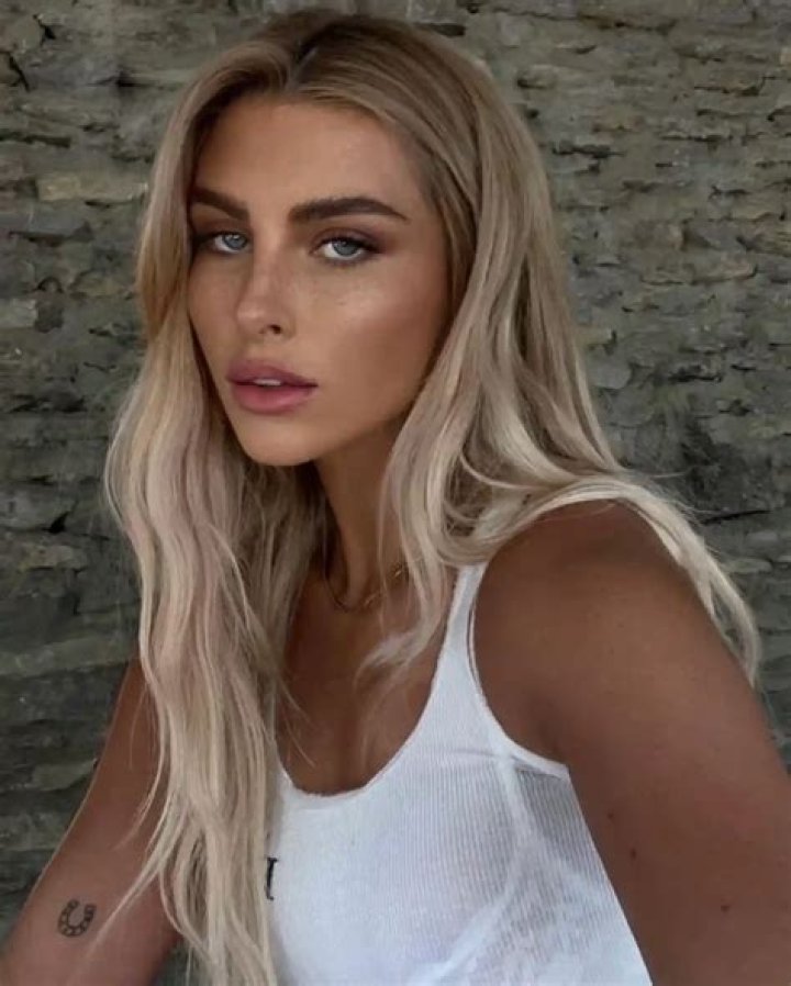 
Paige Lorenze Height, Weight, Net Worth, Age, Birthday, Wikipedia, Who, Nationality, Biography 