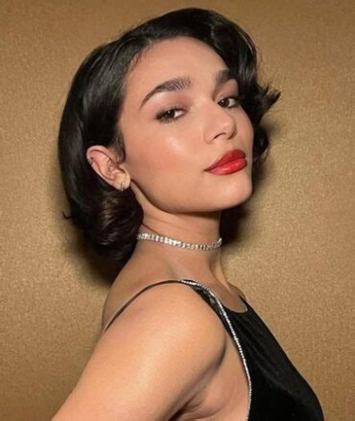 
Paulina Height, Weight, Net Worth, Age, Birthday, Wikipedia, Who, Nationality, Biography 