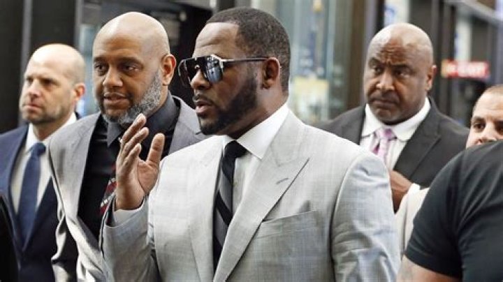 
R. Kelly Convicted of Six Counts in Federal Trial in Chicago; Co-Defendants Acquitted 