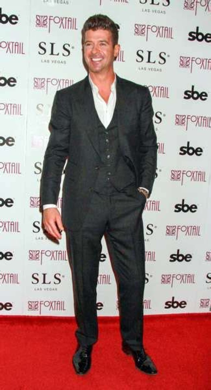 Robin Thicke Height, Weight, Net Worth, Age, Birthday, Wikipedia, Who, Nationality, Biography