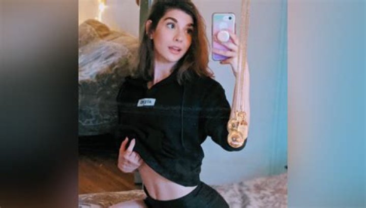 
Thighranosaurus Rex – InvaderVie Height, Age, Boyfriend, Biography, Wiki, Net Worth 