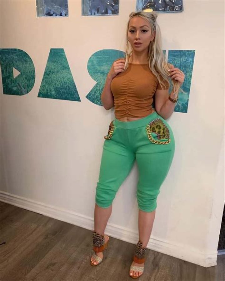 
Una Nedeljov Height, Weight, Net Worth, Age, Birthday, Wikipedia, Who, Nationality, Biography 