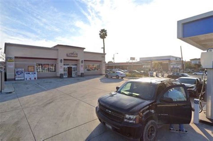 
Venissa Maldonado arrested for dumping newborn son in gas station trash can 