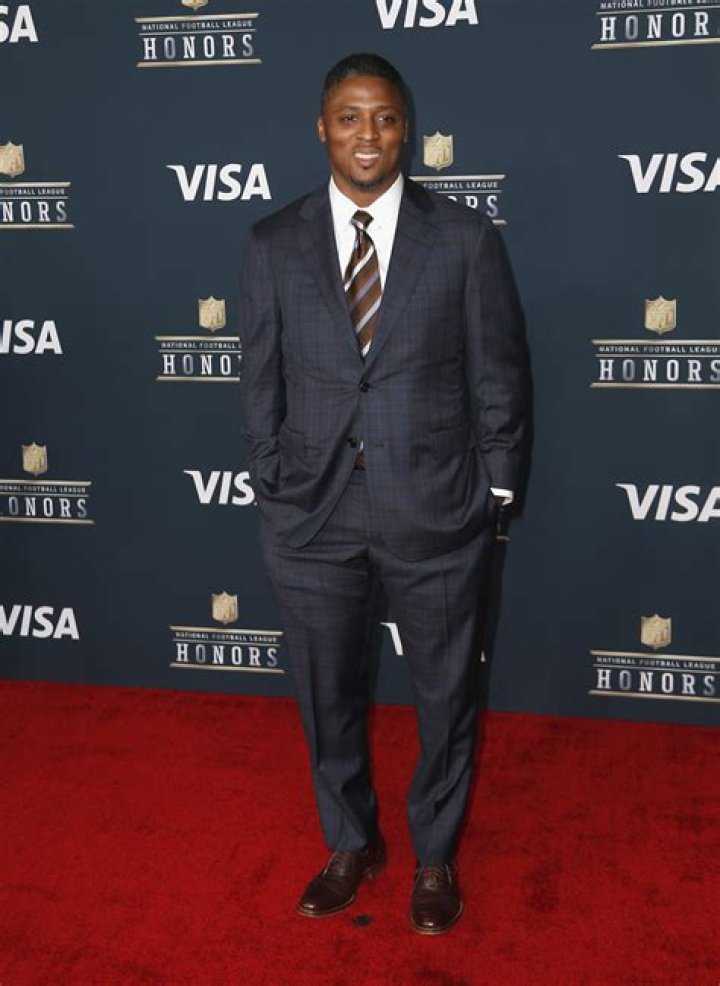 Warrick Dunn Height, Weight, Net Worth, Age, Birthday, Wikipedia, Who, Instagram, Biography