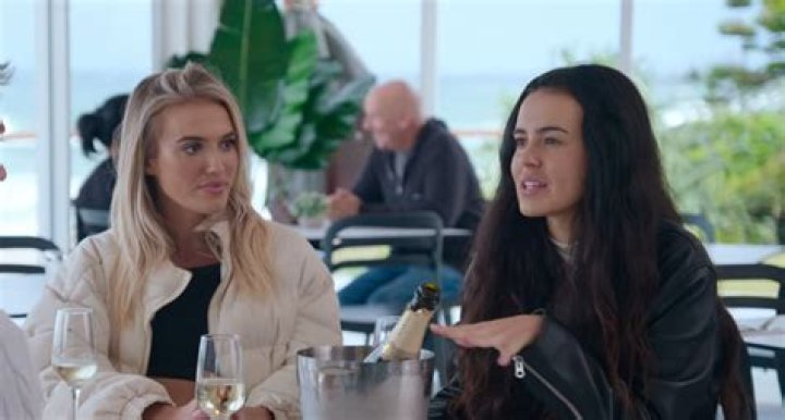 
Where Are Jessica and Lauren Johansen-Bell From Byron Baes Now? 