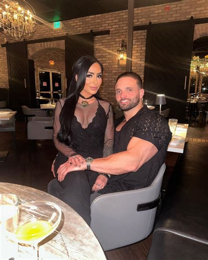 
Who Is Angelina Pivarnick Boyfriend Vinny? Kids And Relationship Timeline 