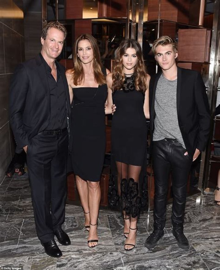 
Who Is Lark Skov? Niece Of Cindy Crawford 