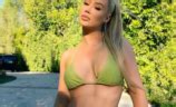 
Why Iggy Azalea Quits Music? Is Iggy Azalea Albino? 